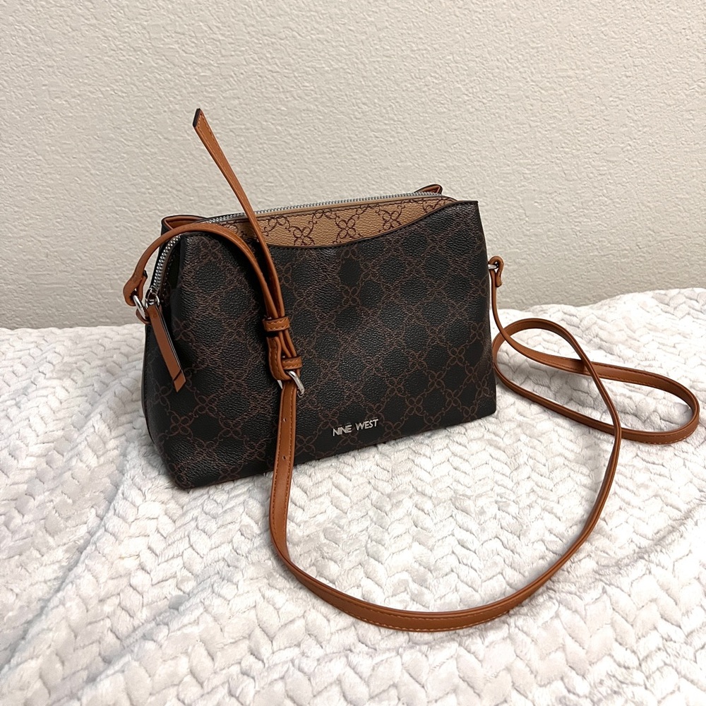 SOLD Nine West brown multi crossbody bag✨ adjustable straps